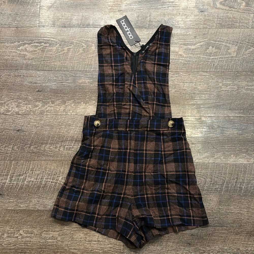 Boohoo blue and brown plaid shorts playsuit Women’s size 2